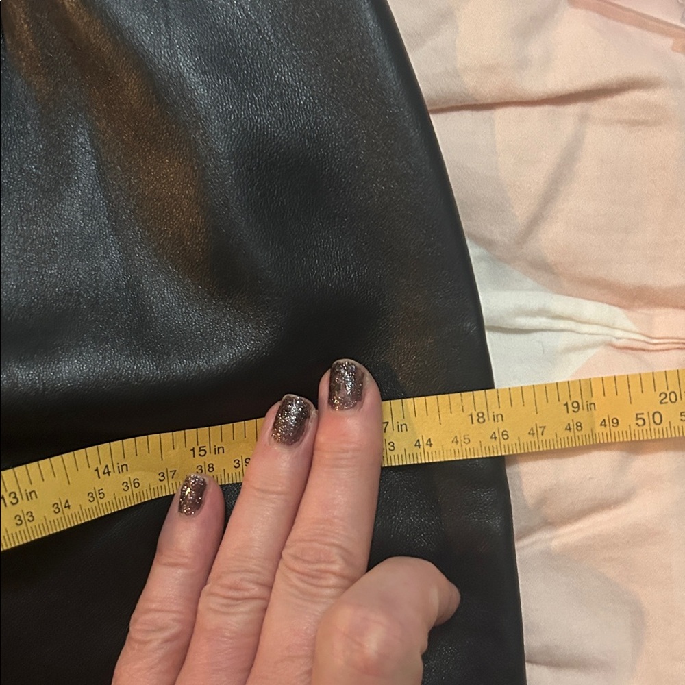 Ladies Lambskin Leather skirt - Picture 7 of 7